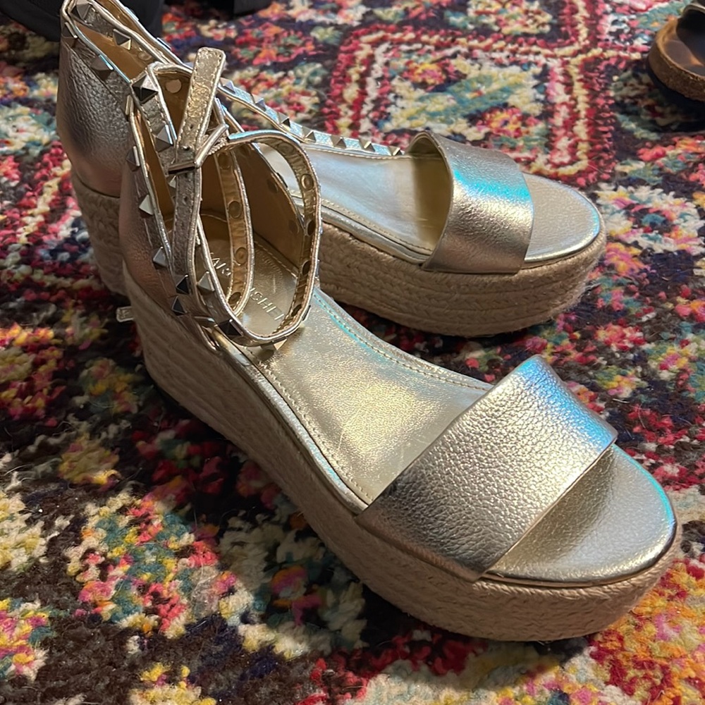 Marc Fisher Wedge